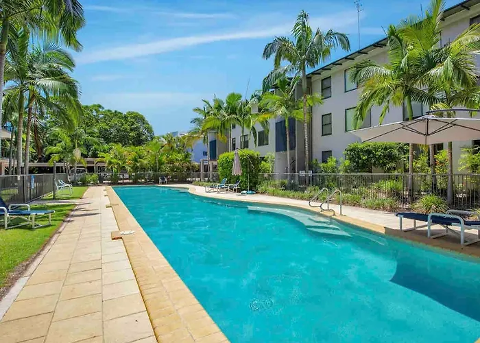 Bright And Spacious 2-Bed Beach Resort Apartment